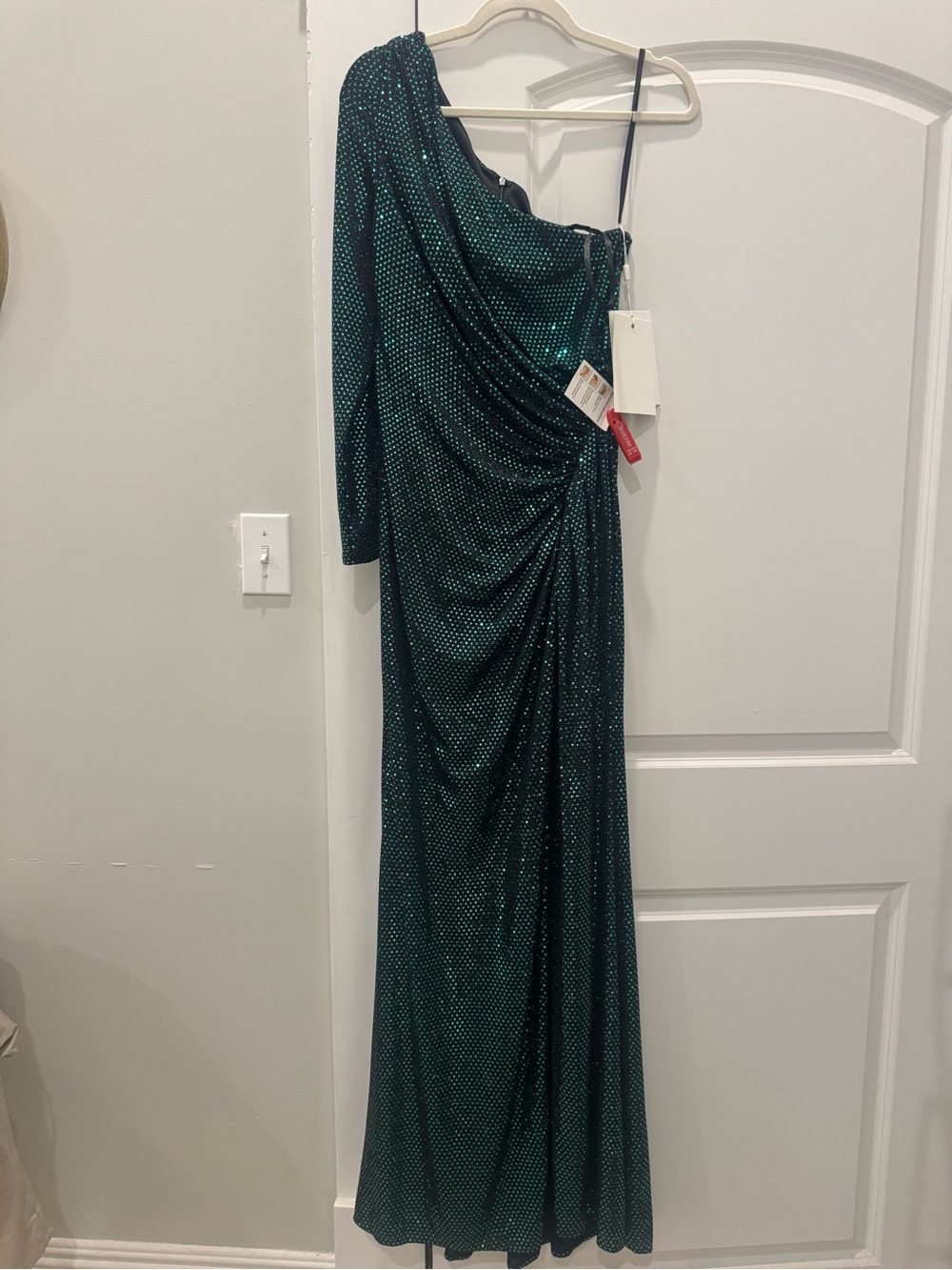 NWT MAC DUGGAL One-Shoulder Emerald Green Sequin Evening Gown